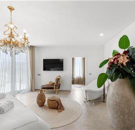 4 bedroom villa with indoor and outdoor pools in Galižana, Istria, sleeps up to 8